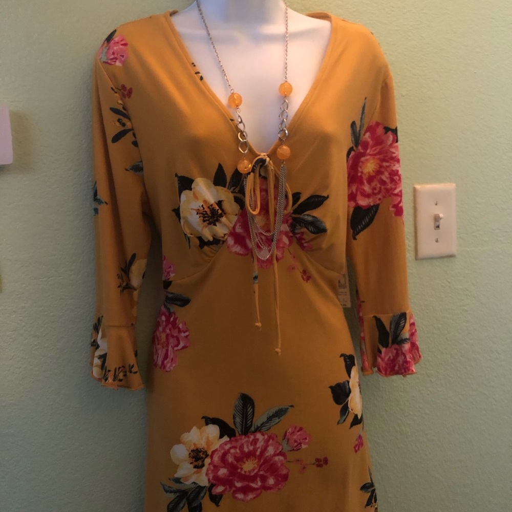 Clothes - Picture 2 of 15